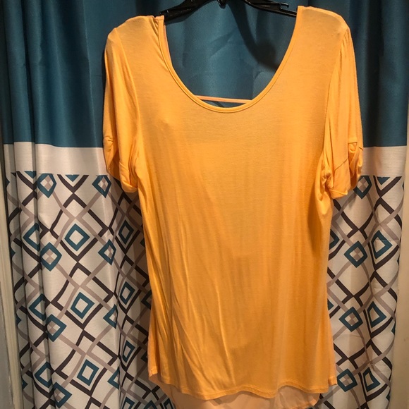 High-Low Mesh Back Top - Picture 2 of 5